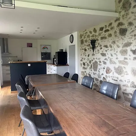 Spacieuse Maison A - Accueille 14 Personnes בית נופש *