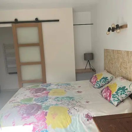 Spacieuse Maison A - Accueille 14 Personnes בית נופש