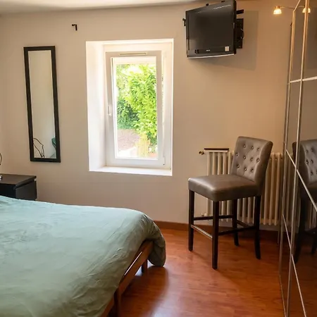 Casa de Férias Spacieuse Maison à - Accueille 14 Personnes Pouzauges